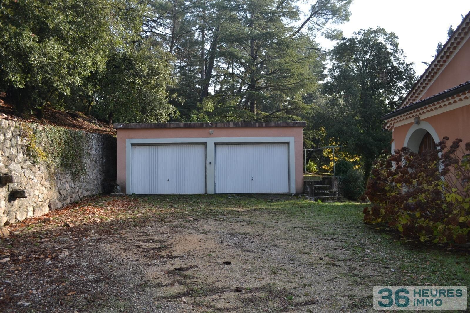 Maison individuelle avec terrain attenant