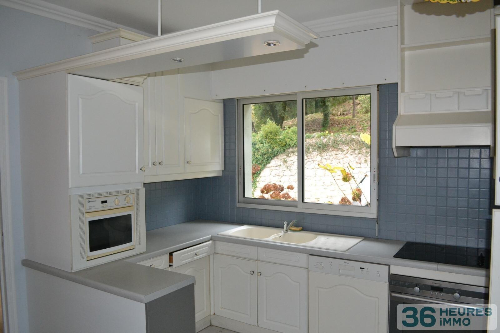 Maison individuelle avec terrain attenant