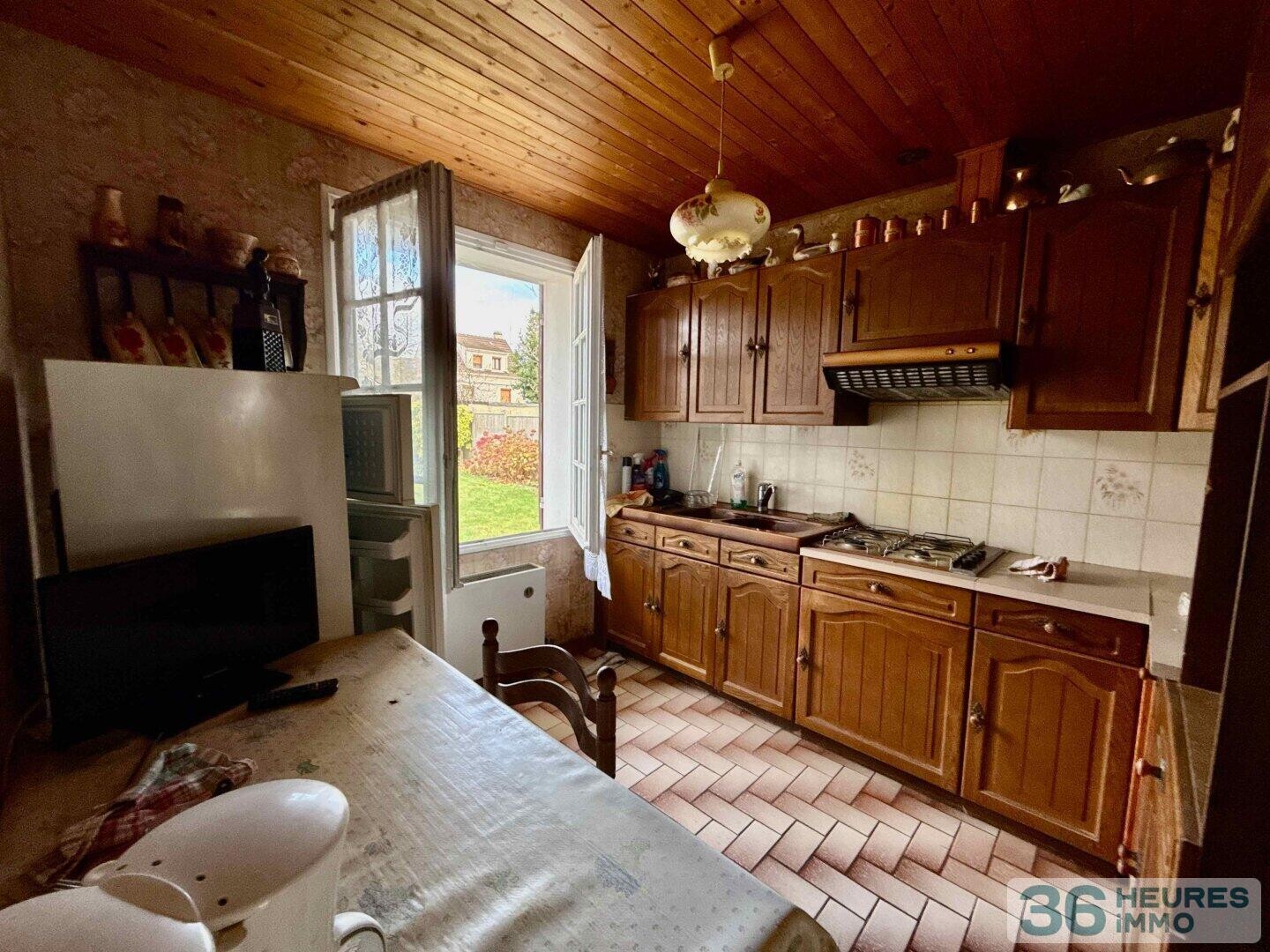 Maison 3 pièces de 83,56 m² + combles non aménagés de 80m² + sous-sol total de 67 m²