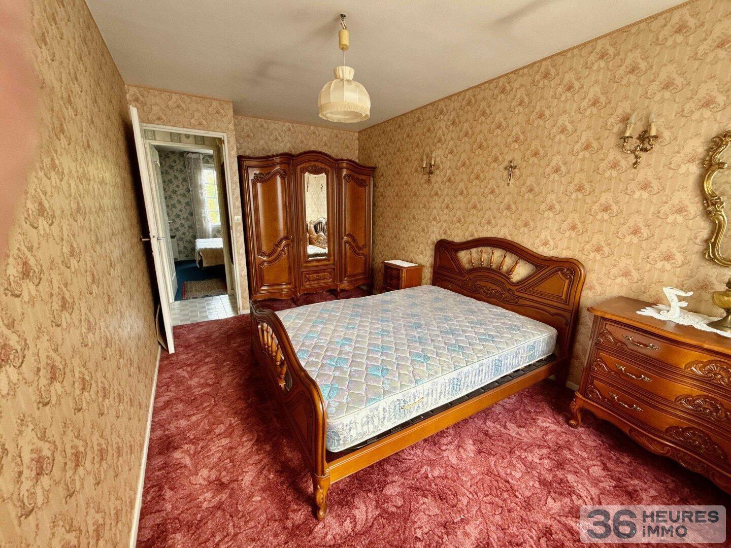 Maison 3 pièces de 83,56 m² + combles non aménagés de 80m² + sous-sol total de 67 m²