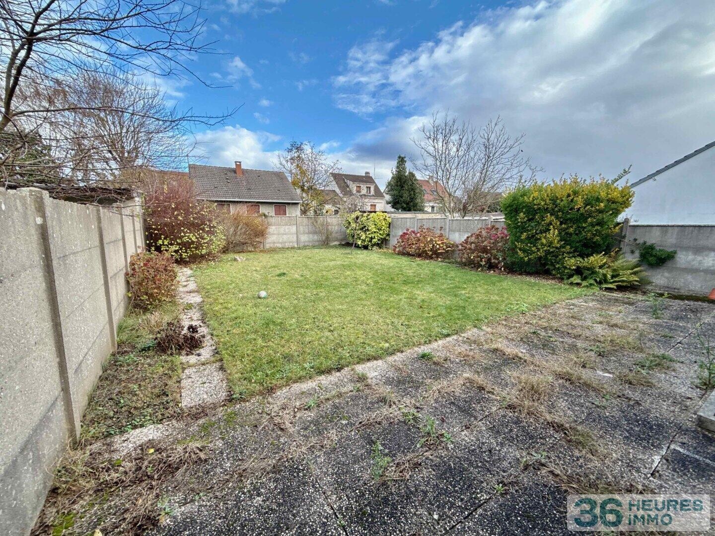 Maison 3 pièces de 83,56 m² + combles non aménagés de 80m² + sous-sol total de 67 m²