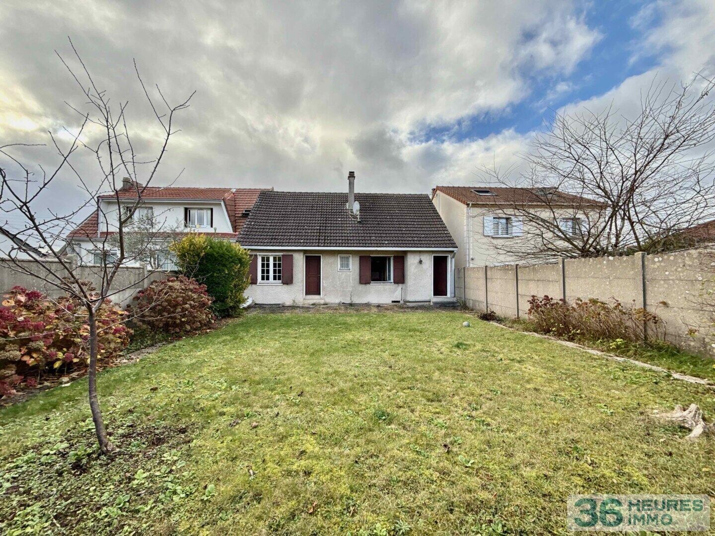 Maison 3 pièces de 83,56 m² + combles non aménagés de 80m² + sous-sol total de 67 m²