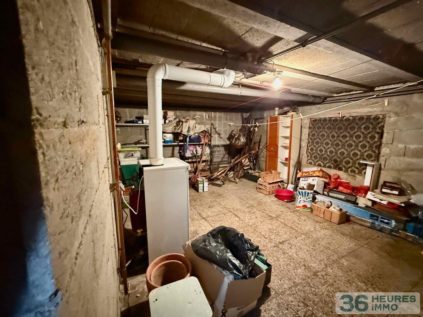 Maison 3 pièces de 83,56 m² + combles non aménagés de 80m² + sous-sol total de 67 m²