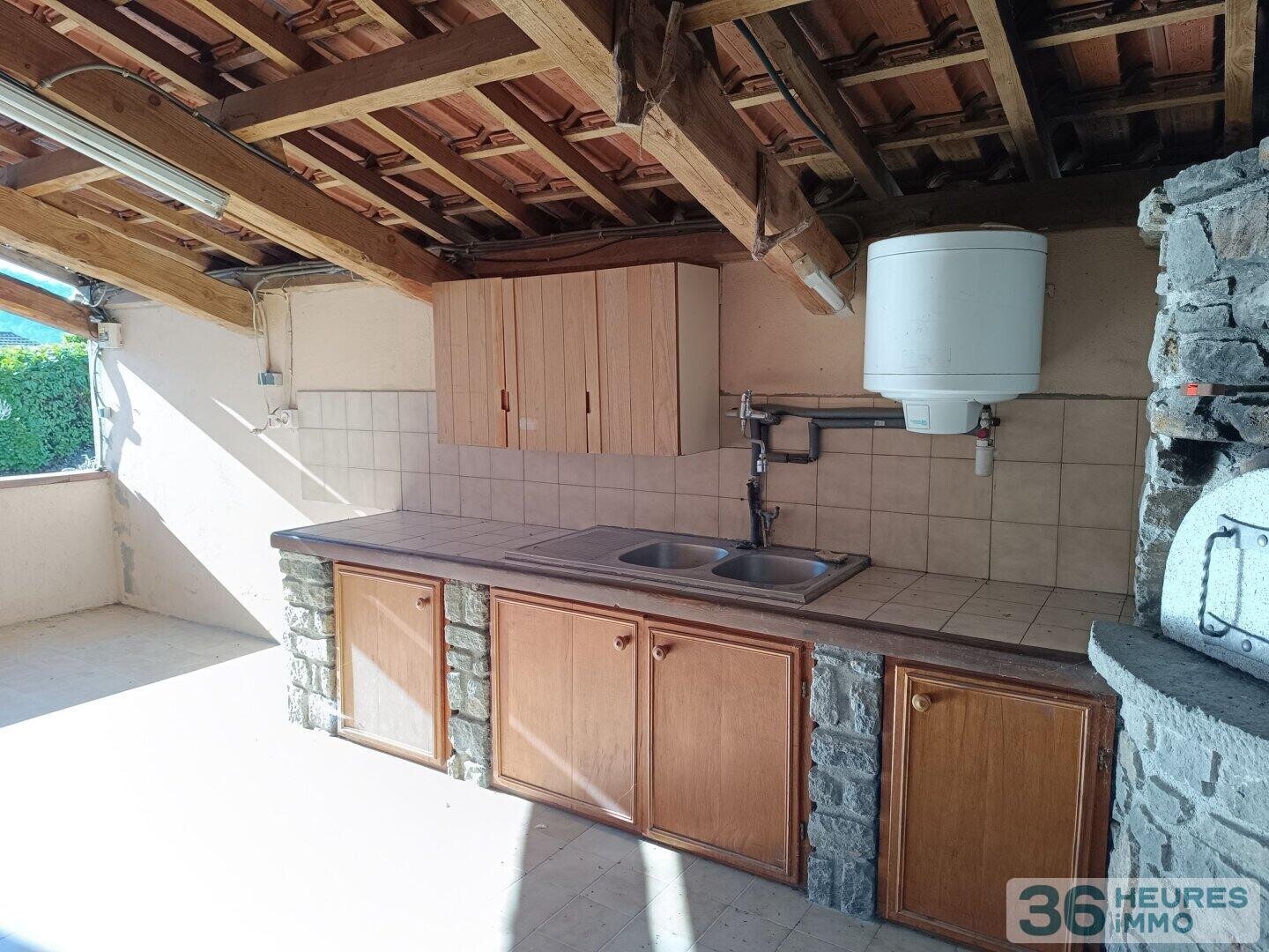 Maison Familiale T6, de 152 m² sur 1 865 m² – Vue dominante et Sud
