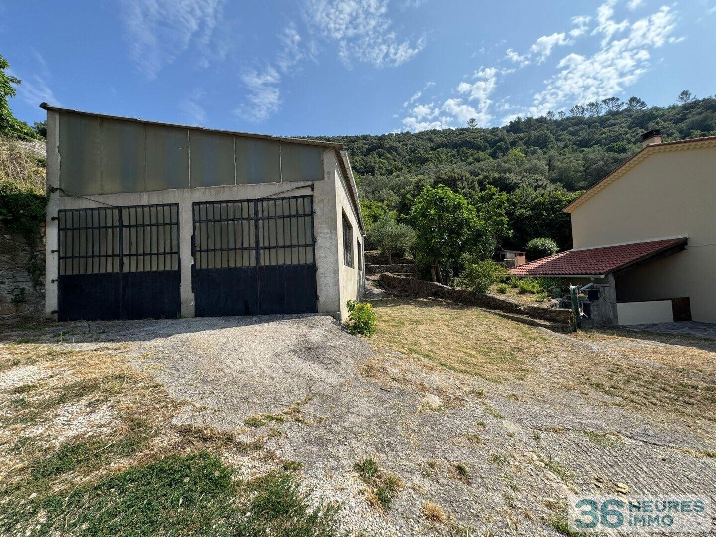 Maison Familiale T6, de 152 m² sur 1 865 m² – Vue dominante et Sud