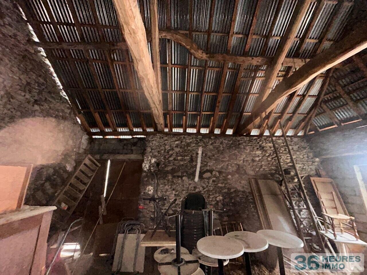 Maison avec garage au RDC et à l'étage appart de 94m2 à créer sur 2 niveaux