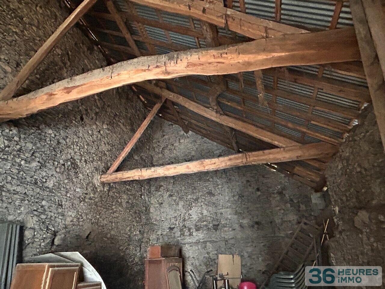 Maison avec garage au RDC et à l'étage appart de 94m2 à créer sur 2 niveaux