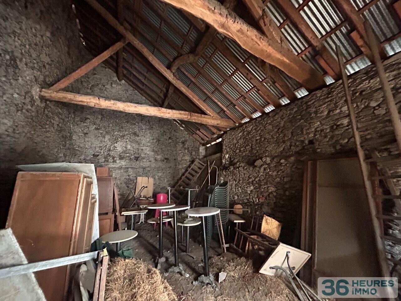 Maison avec garage au RDC et à l'étage appart de 94m2 à créer sur 2 niveaux