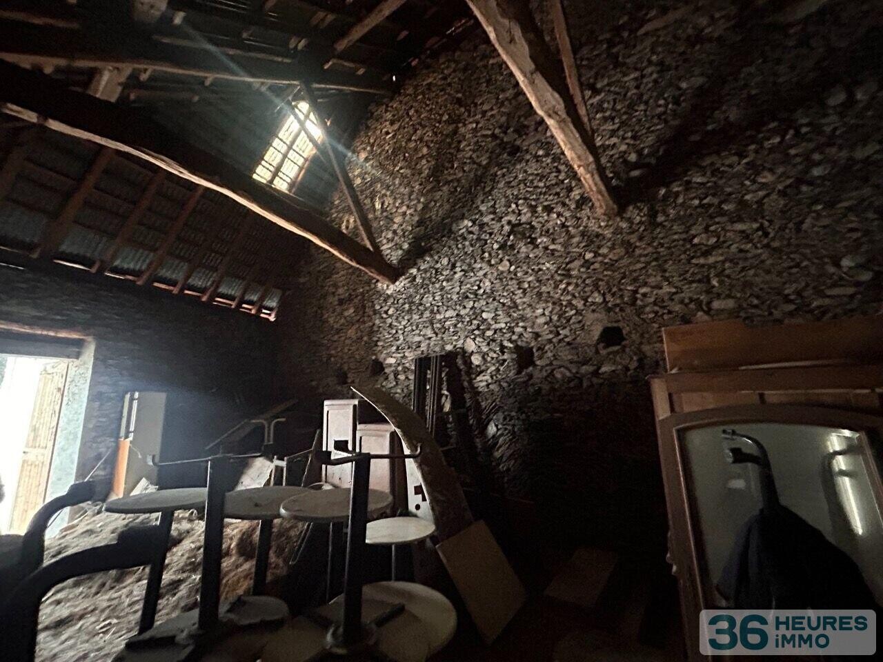 Maison avec garage au RDC et à l'étage appart de 94m2 à créer sur 2 niveaux