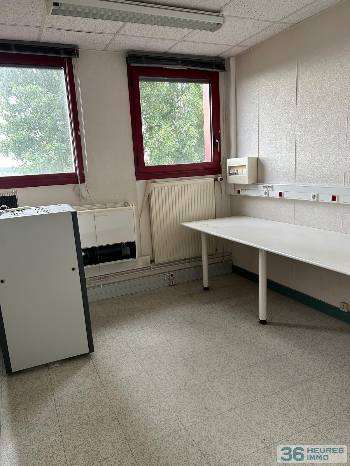 ENSEMBLE DE BUREAUX