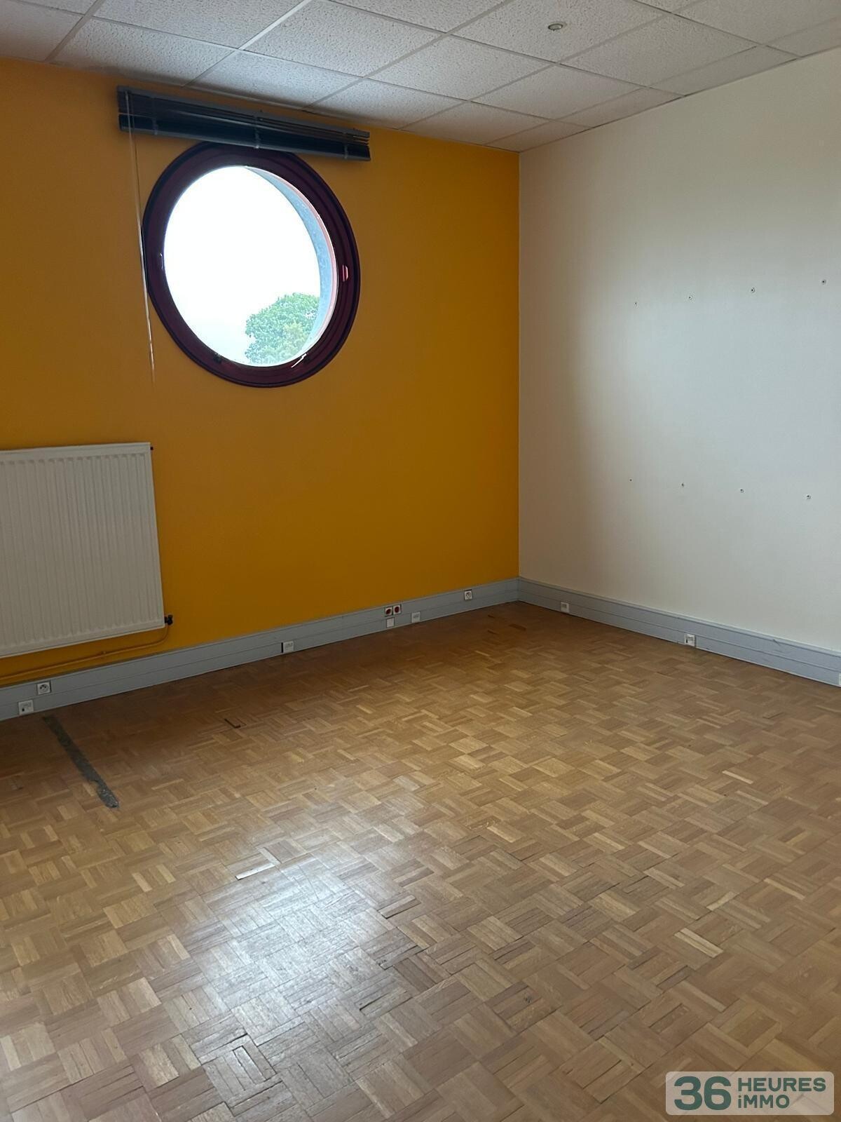 ENSEMBLE DE BUREAUX