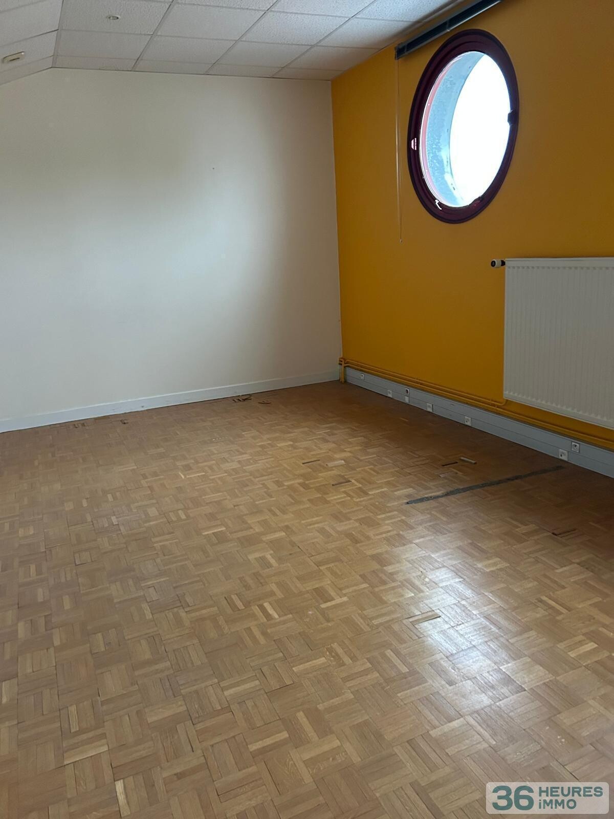 ENSEMBLE DE BUREAUX