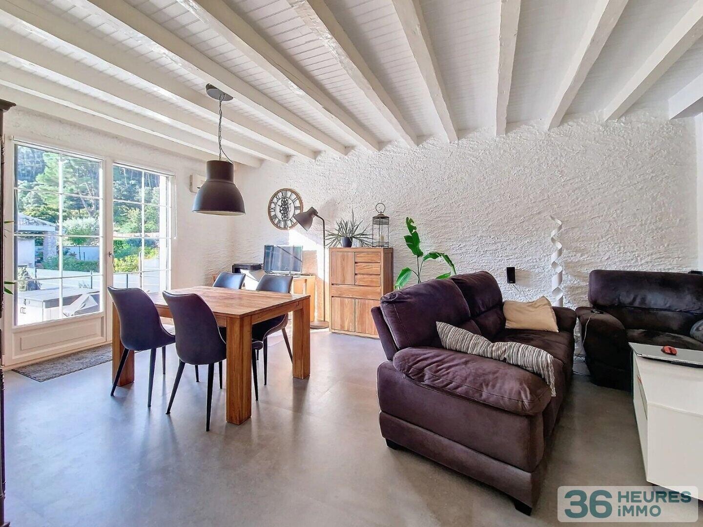 Maison rénovée avec piscine