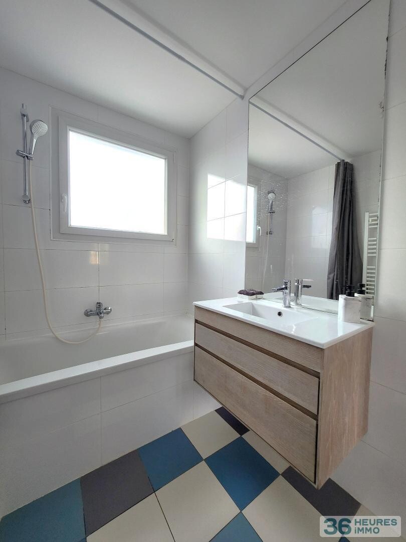 Maison 4 ch et 1 bureau - Bourg du Loroux Bottereau