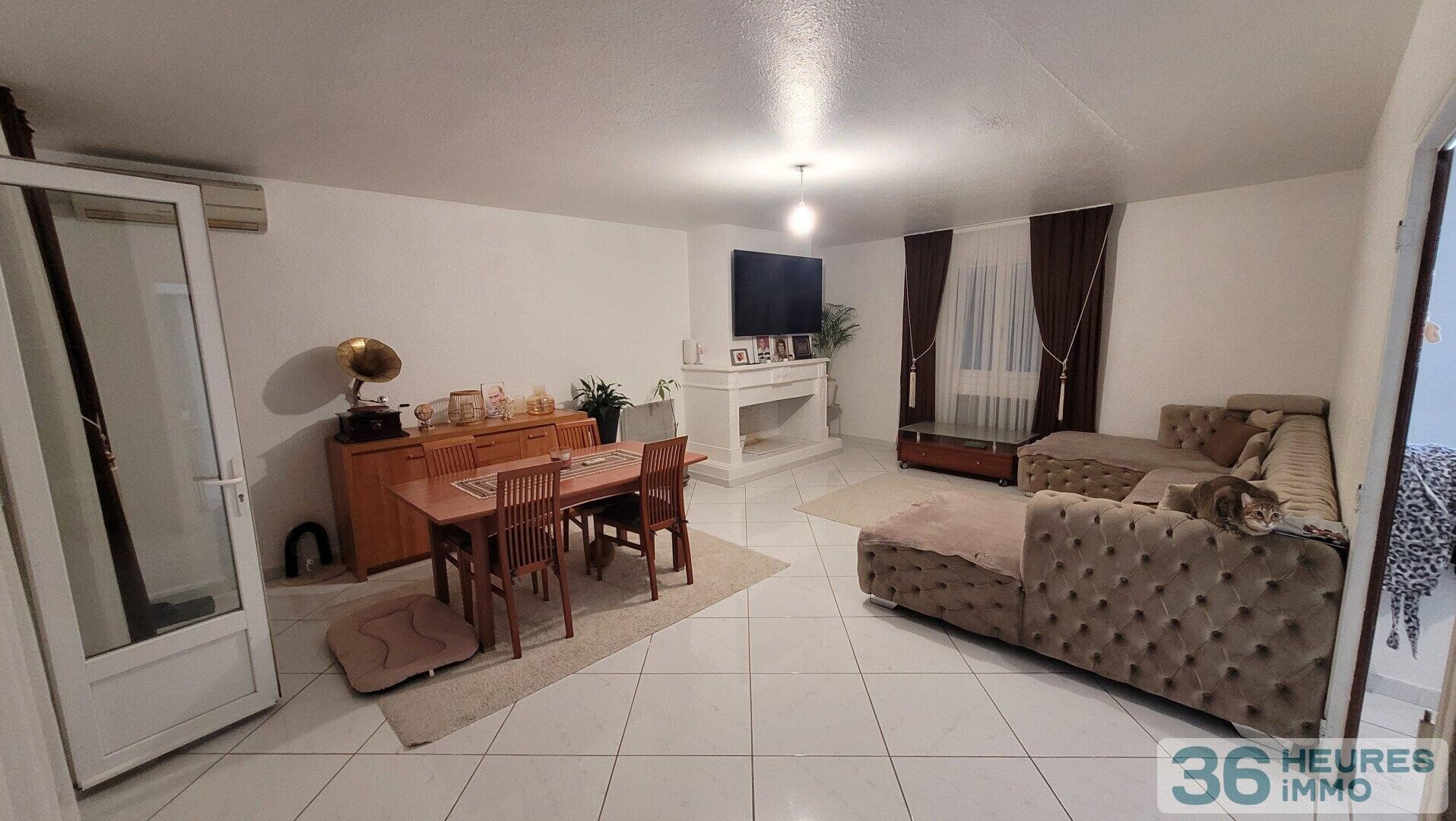 Grand appartement avec cour, parkings et garage