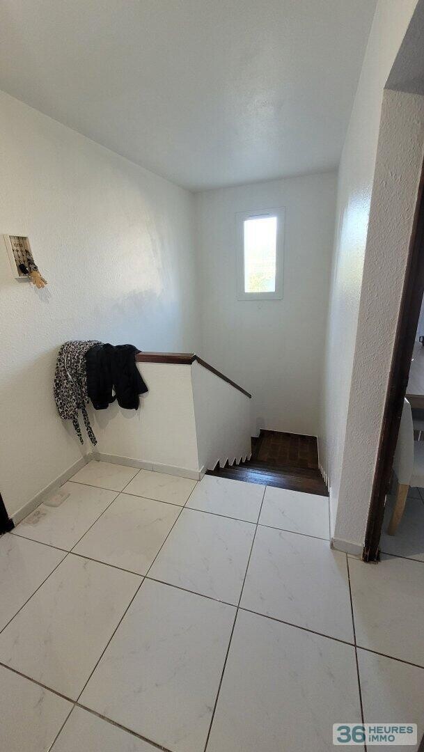 Grand appartement avec cour, parkings et garage