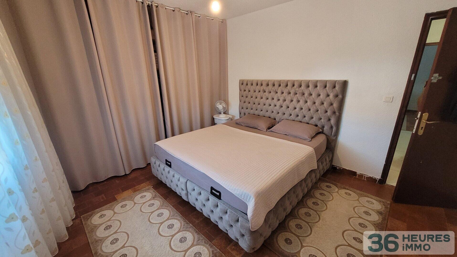 Grand appartement avec cour, parkings et garage