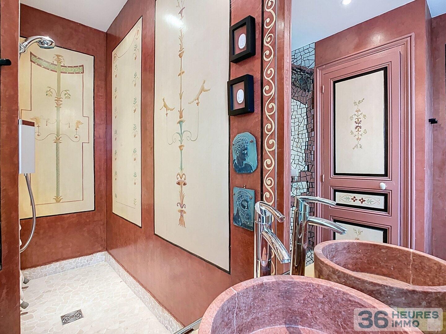Duplex unique au cœur de Paris