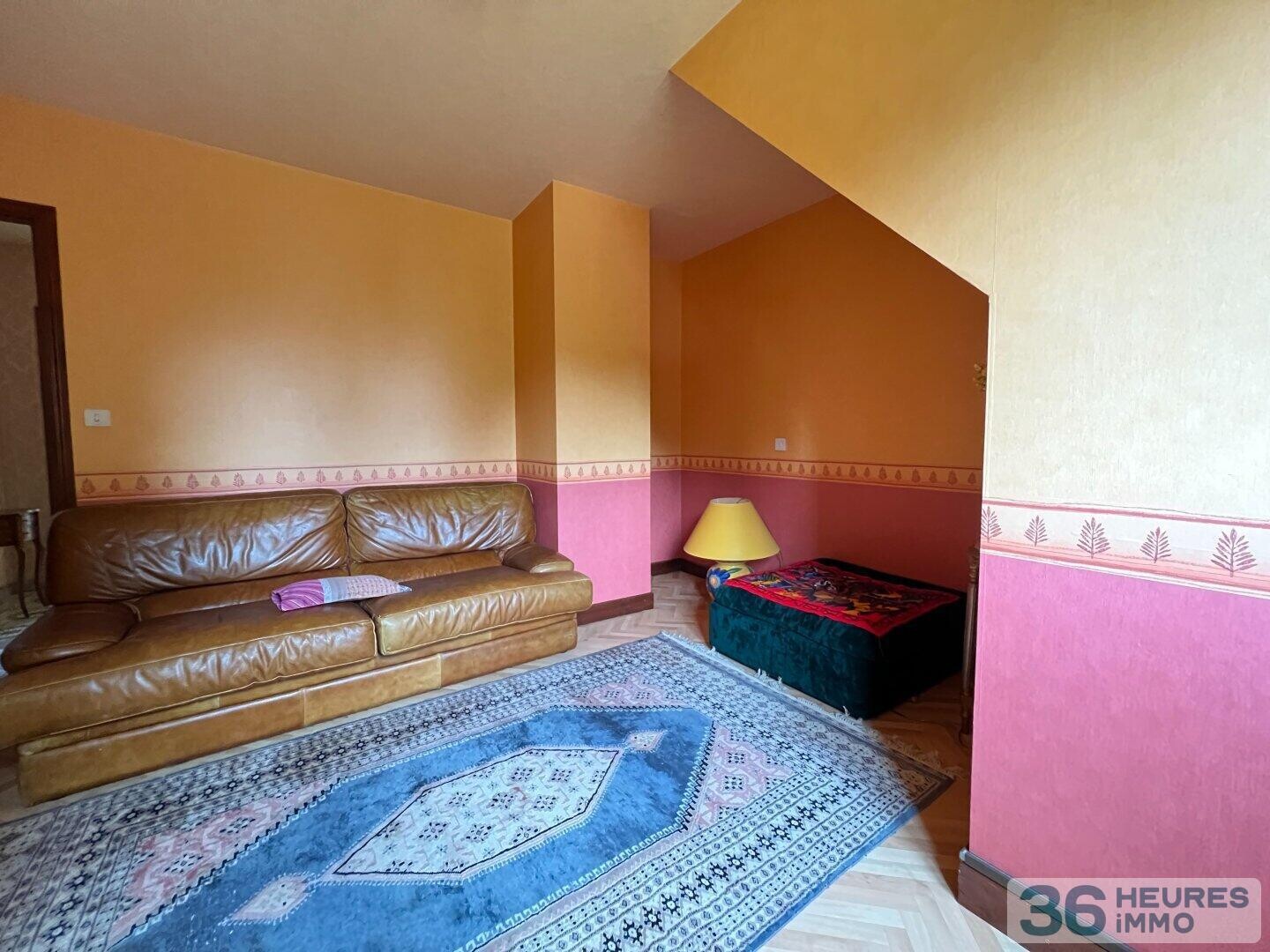 Maison traditionnelle familiale et lumineuse dans un écrin de verdure