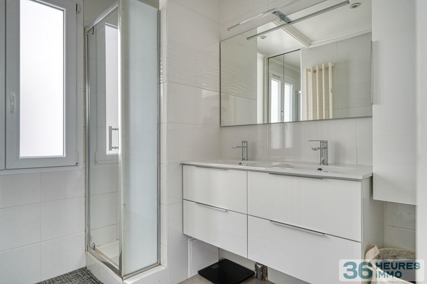  Quartier Martyrs / Cadet – Duplex esprit maison- 2 suites - Patio / Terrasse