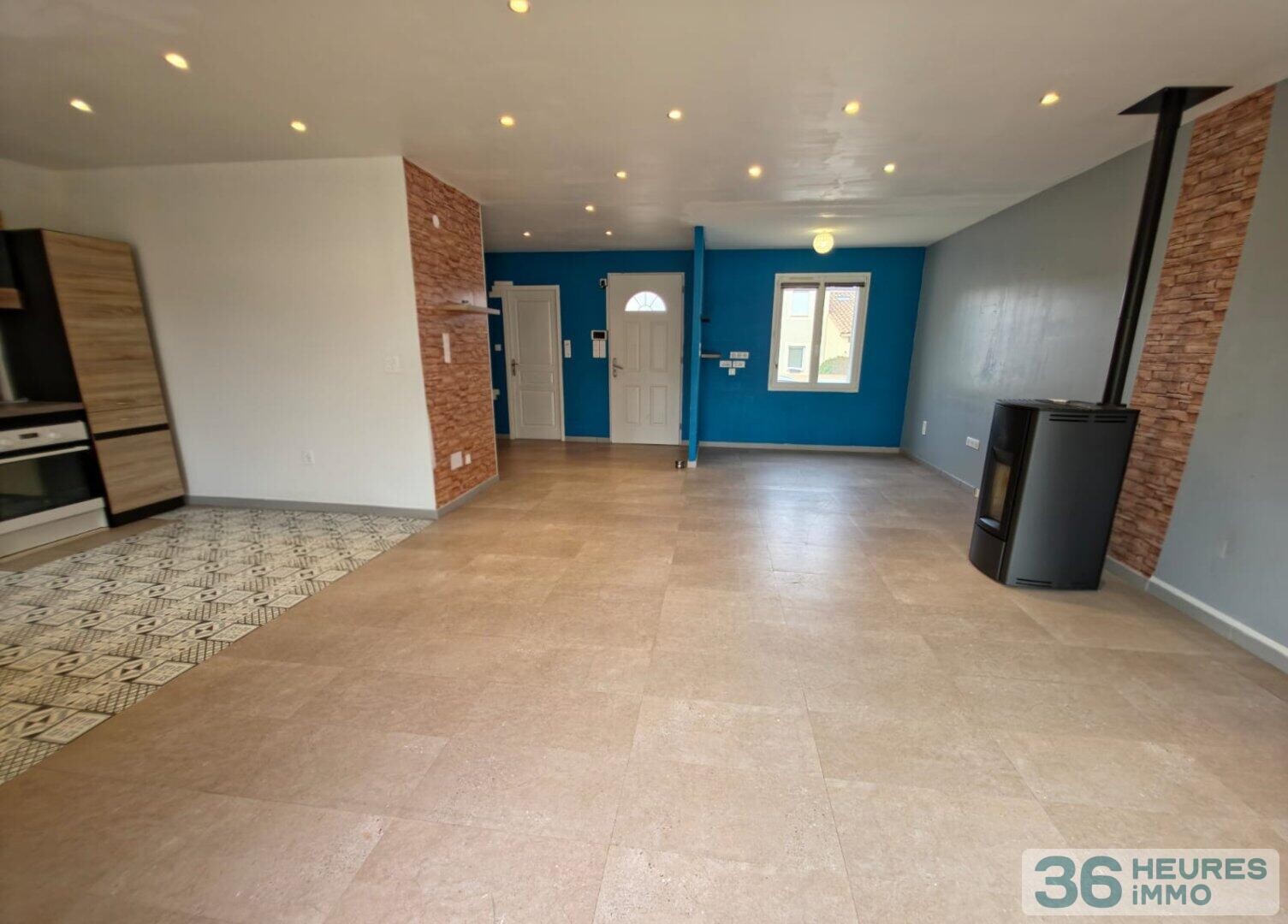 Villa usage d'habitation type T4 (3 chambres) avec garage et terrain attenant