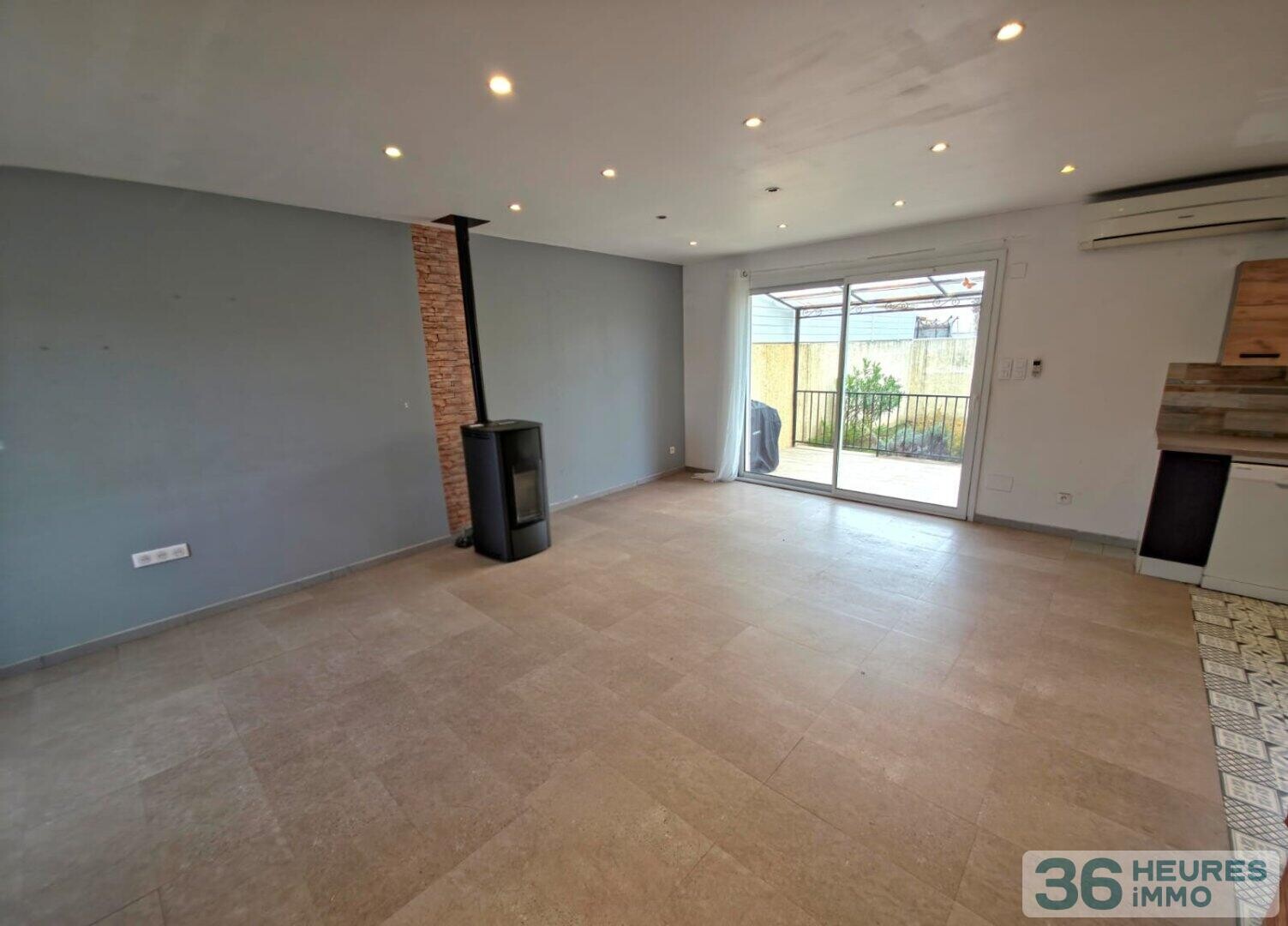 Villa usage d'habitation type T4 (3 chambres) avec garage et terrain attenant