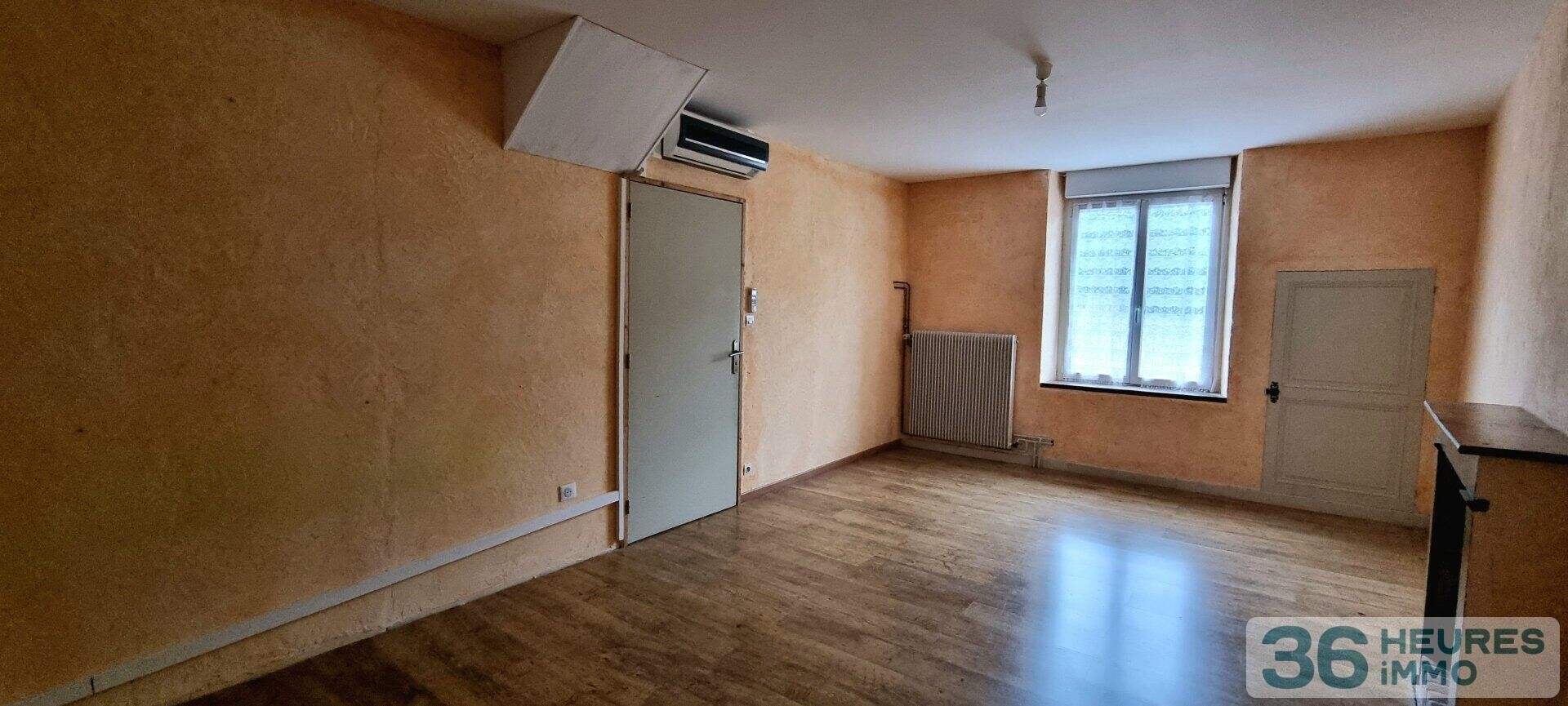 Maison de ville familiale en plein cœur de Ste Maure de Touraine