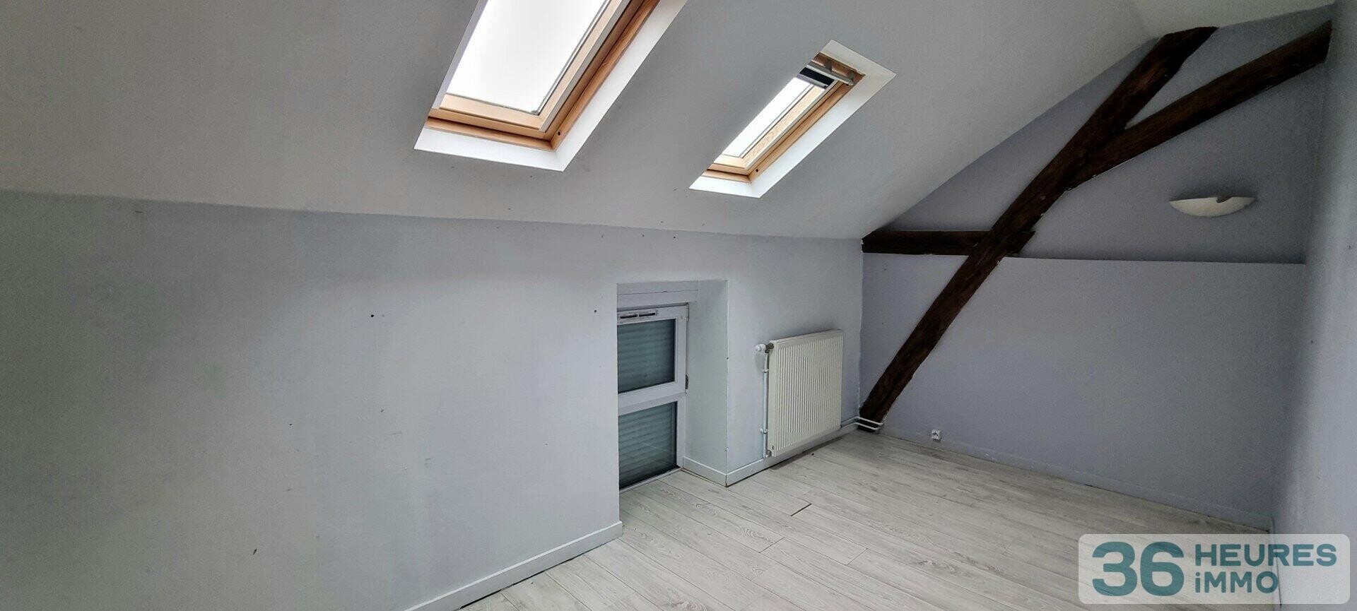 Maison de ville familiale en plein cœur de Ste Maure de Touraine