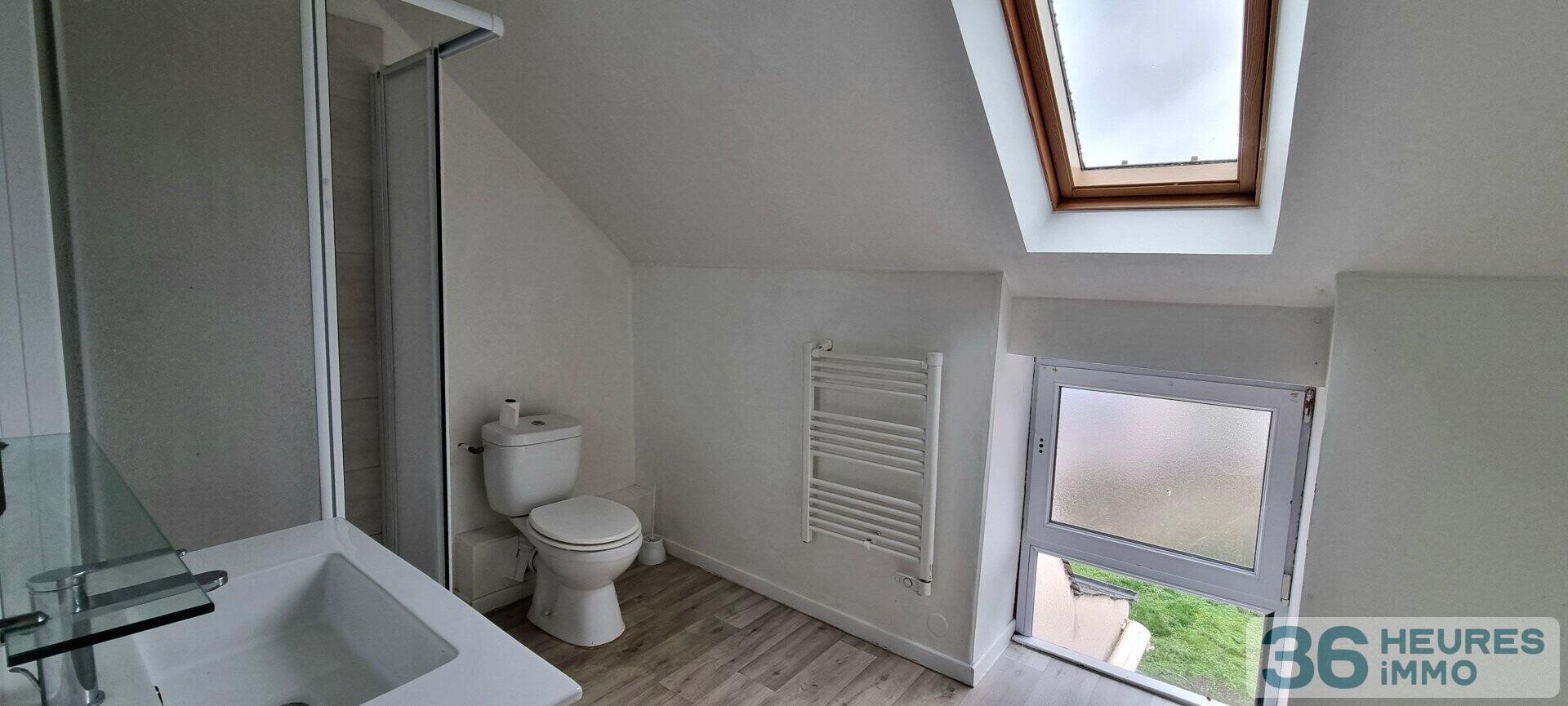 Maison de ville familiale en plein cœur de Ste Maure de Touraine