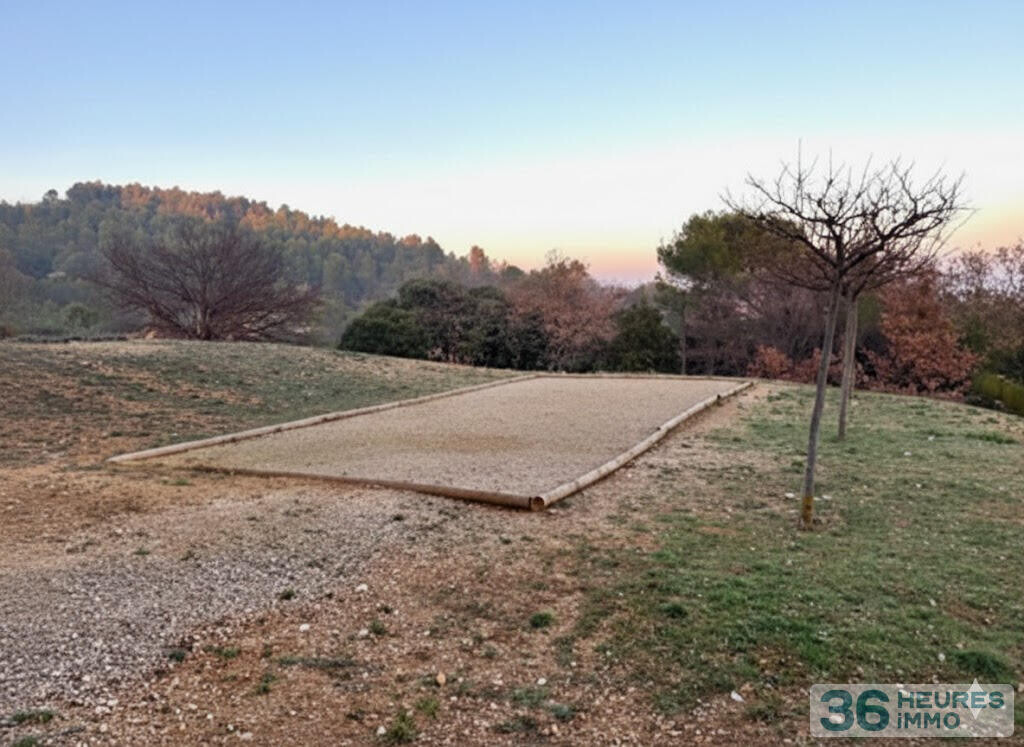 Propriété à Joucas avec vue panoramique et piscine