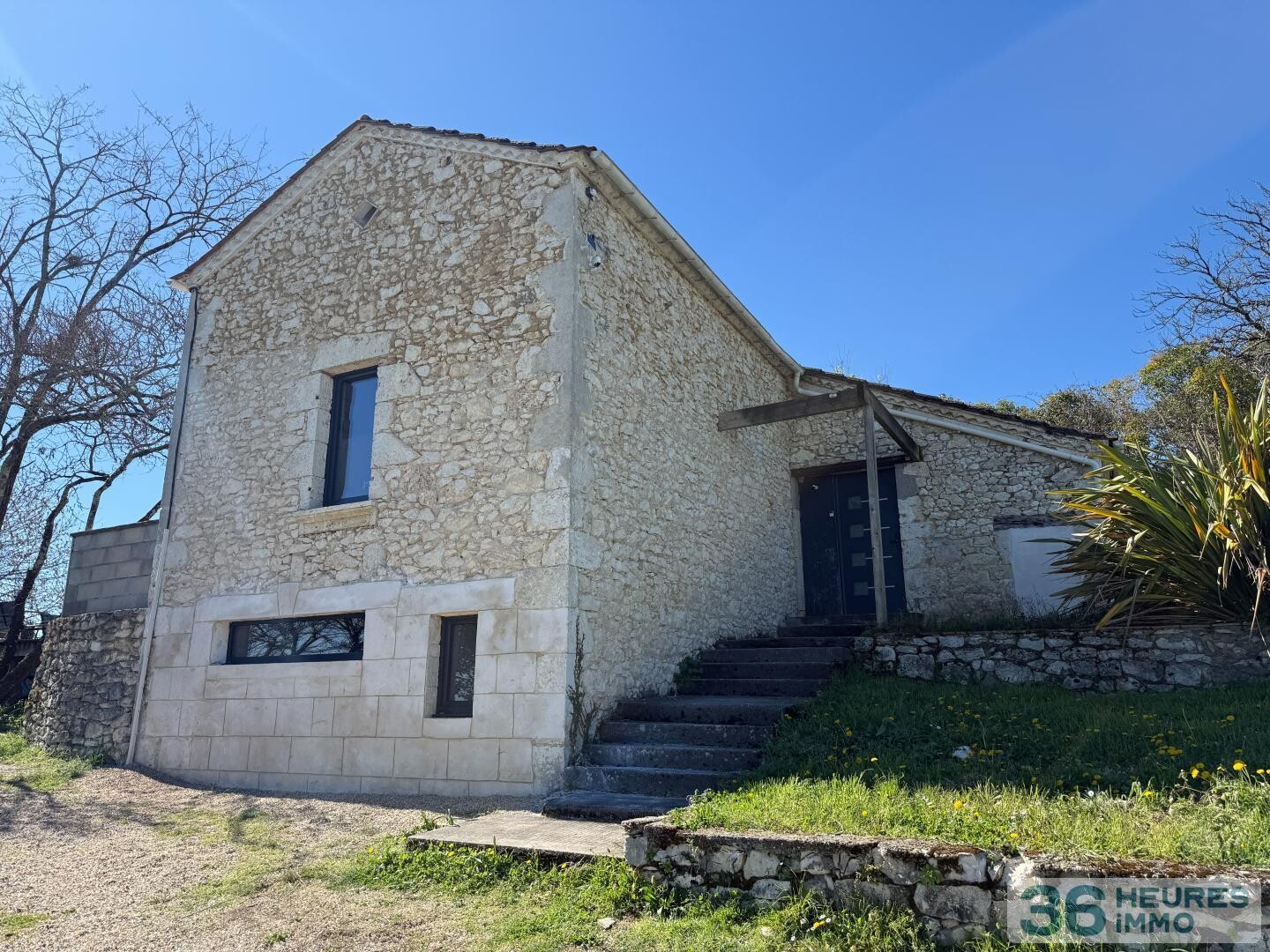 MAISON EN PIERRES RENOVEE