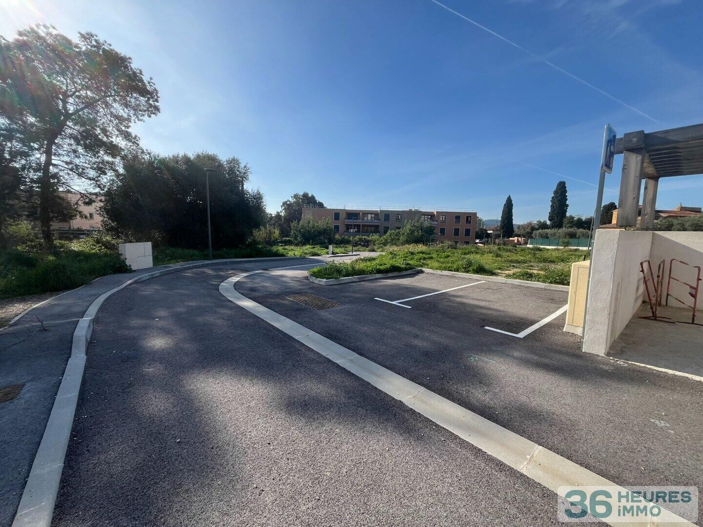 Bormes-les-Mimosas – Terrain à Bâtir viabilisé de 765 m²