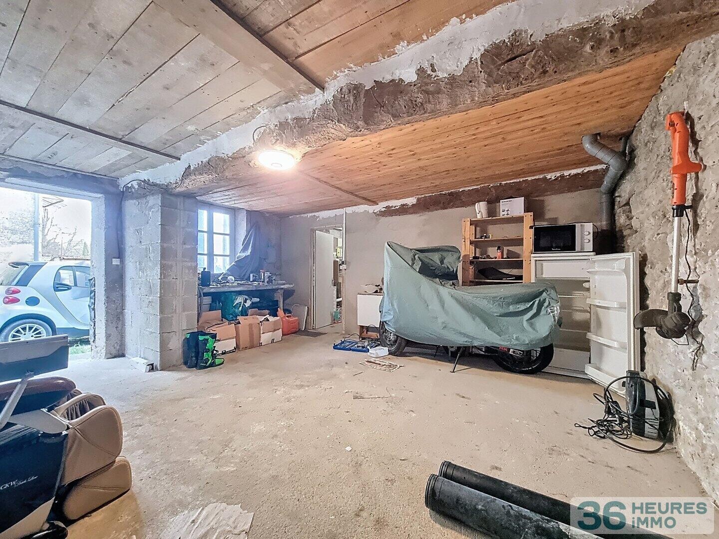 Maison en pierre à réinventer – 5 pièces – 115 m² habitables – Terrain de 1 000 m²