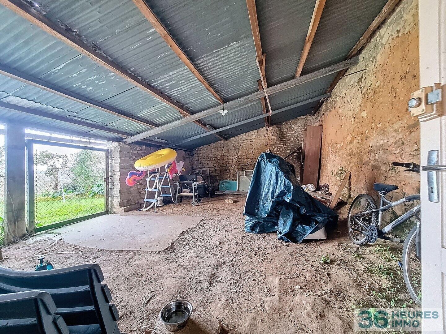 Maison en pierre à réinventer – 5 pièces – 115 m² habitables – Terrain de 1 000 m²