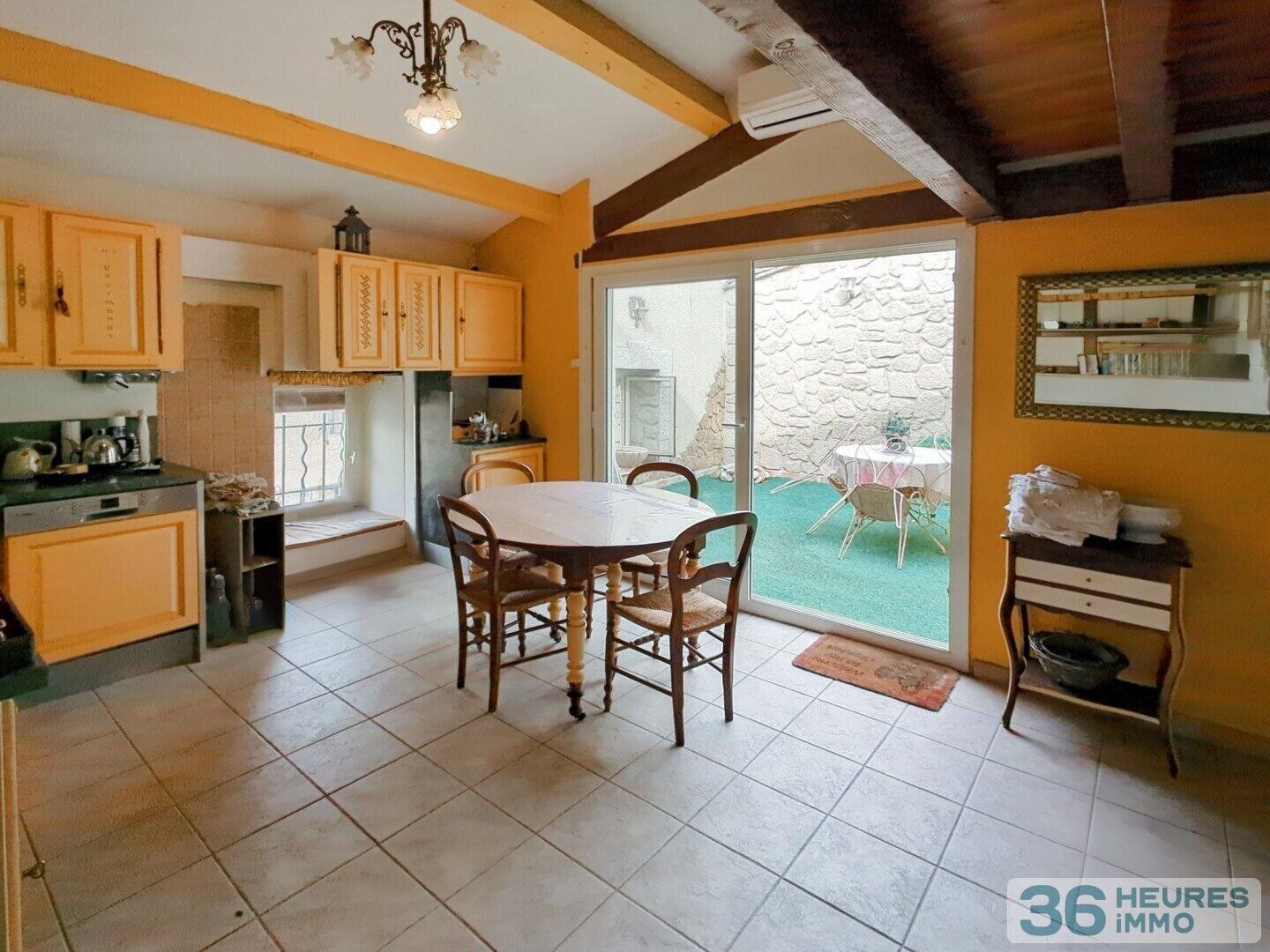 maison de village de 150 m²