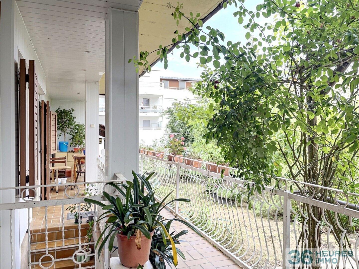 Propriété de 143,90 m2 6 pièces sur terrain 675 m2 avec terrasse et jardin