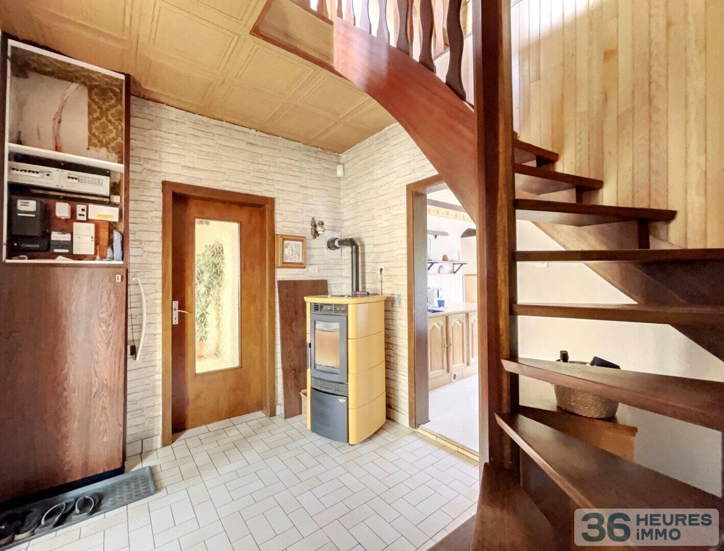 Propriété de 143,90 m2 6 pièces sur terrain 675 m2 avec terrasse et jardin