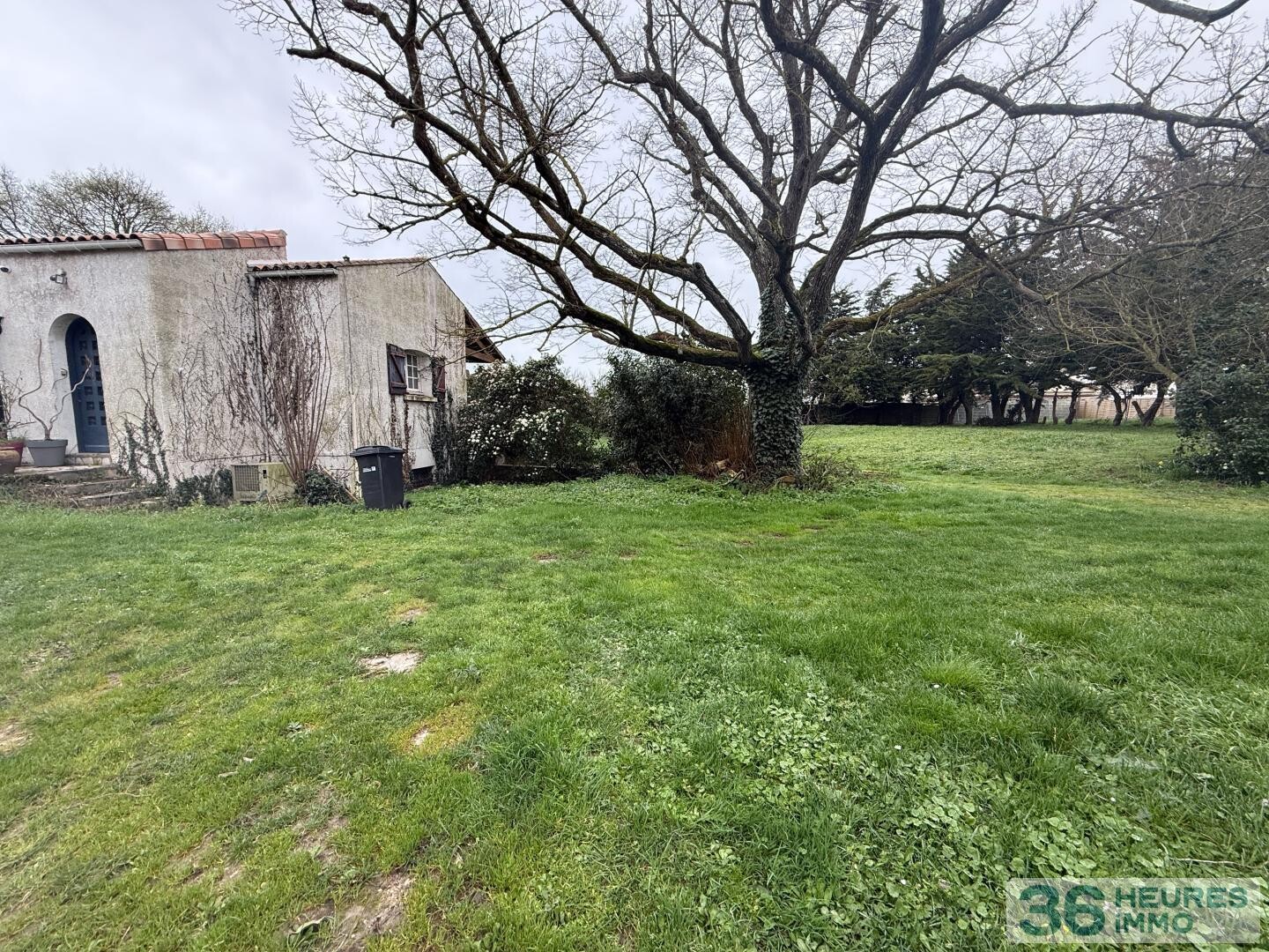 MAISON SUR SOUS SOL ET PISCINE