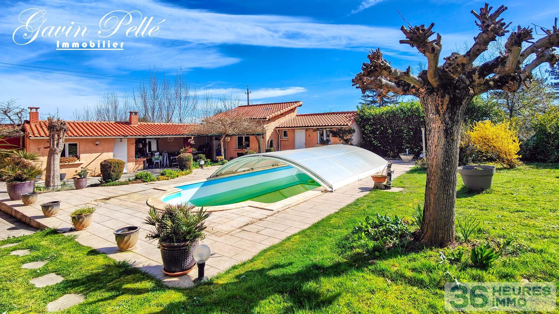 Belle maison avec garage, terrasses, annexes et piscine