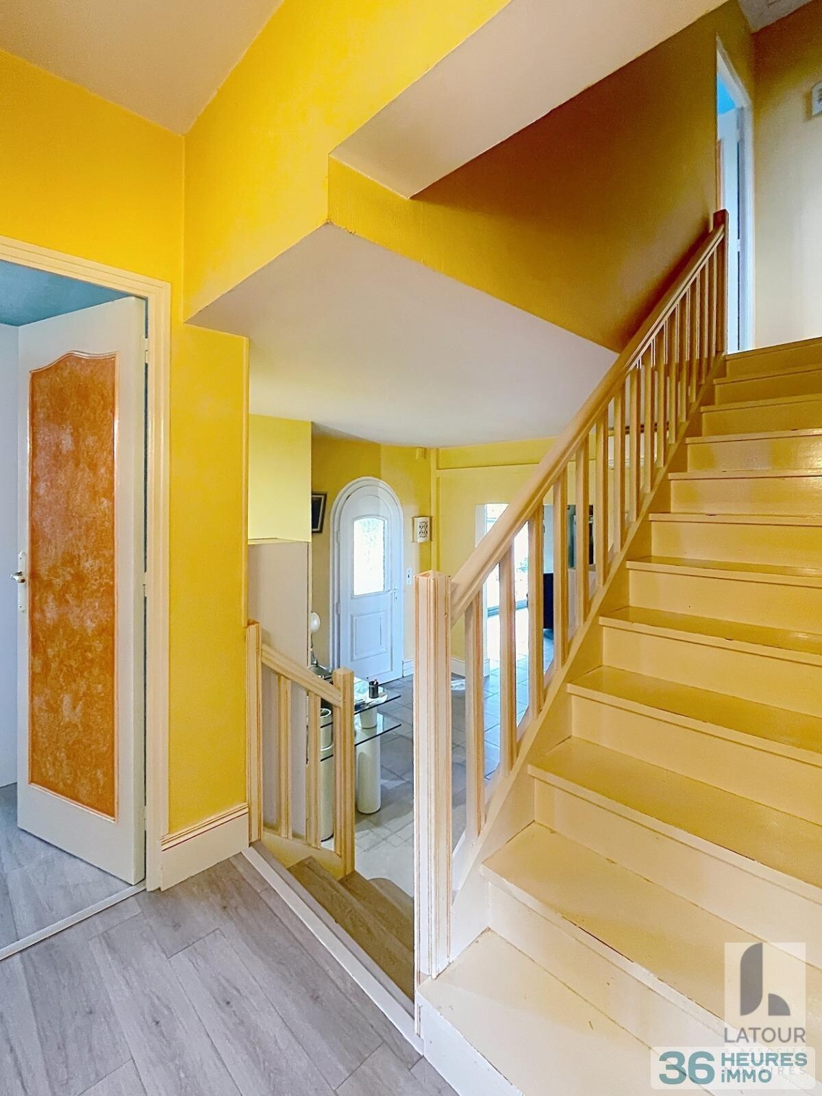 Maison de style provencal avec garage, piscine et vaste terrain