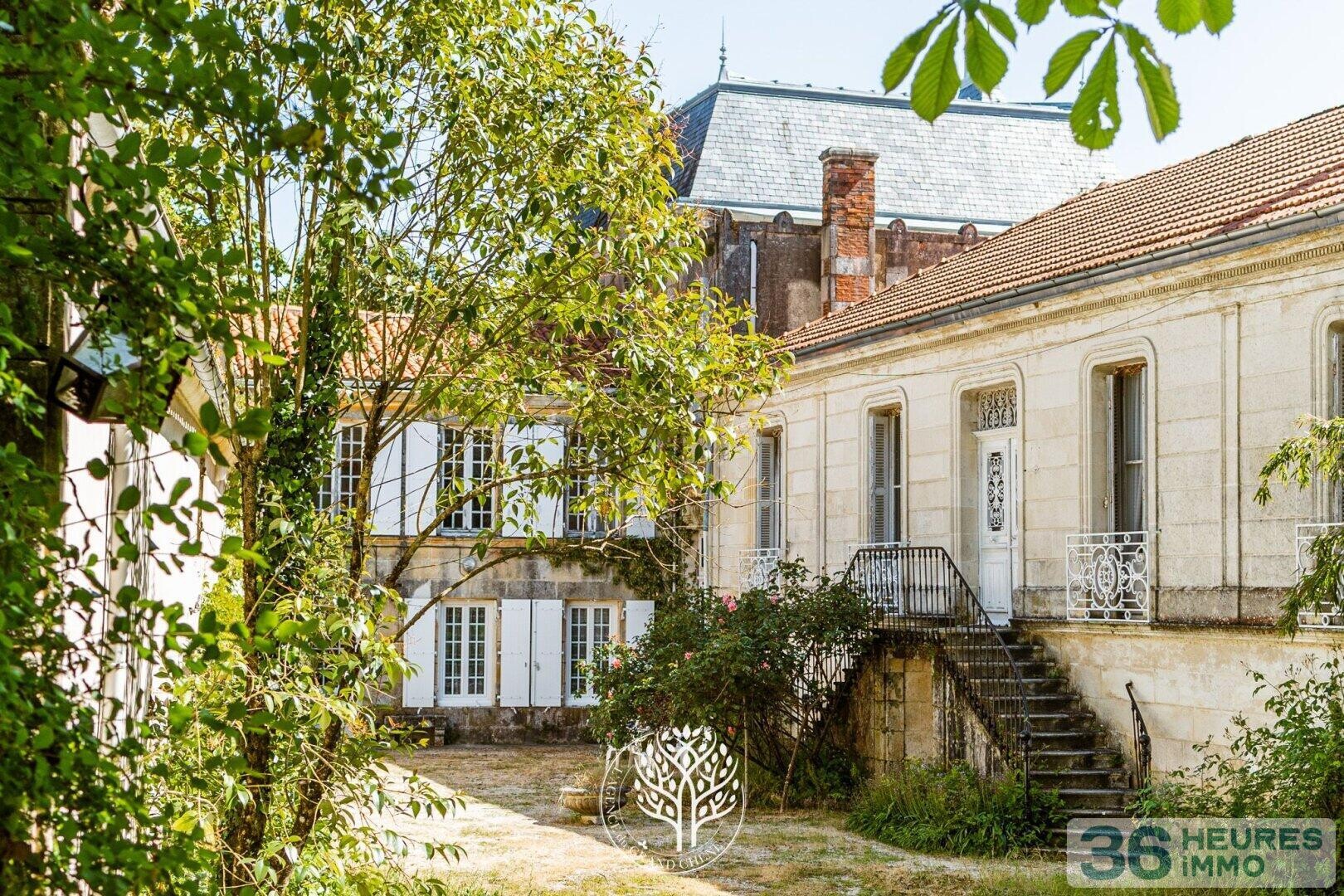 Propriété Bourgeoise et Authentique proche de La Rochelle