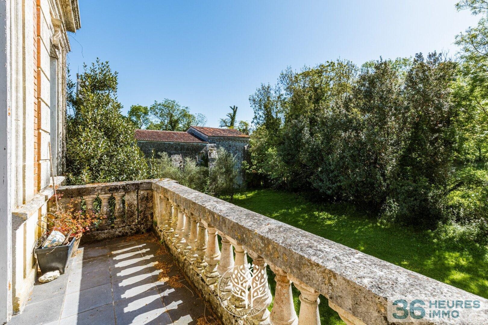 Propriété Bourgeoise et Authentique proche de La Rochelle