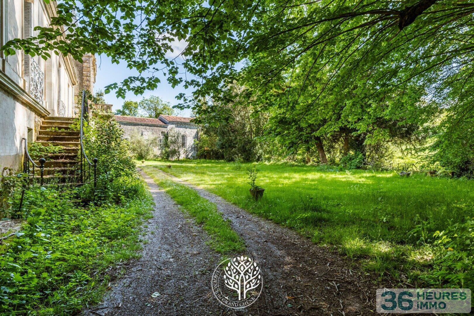 Propriété Bourgeoise et Authentique proche de La Rochelle