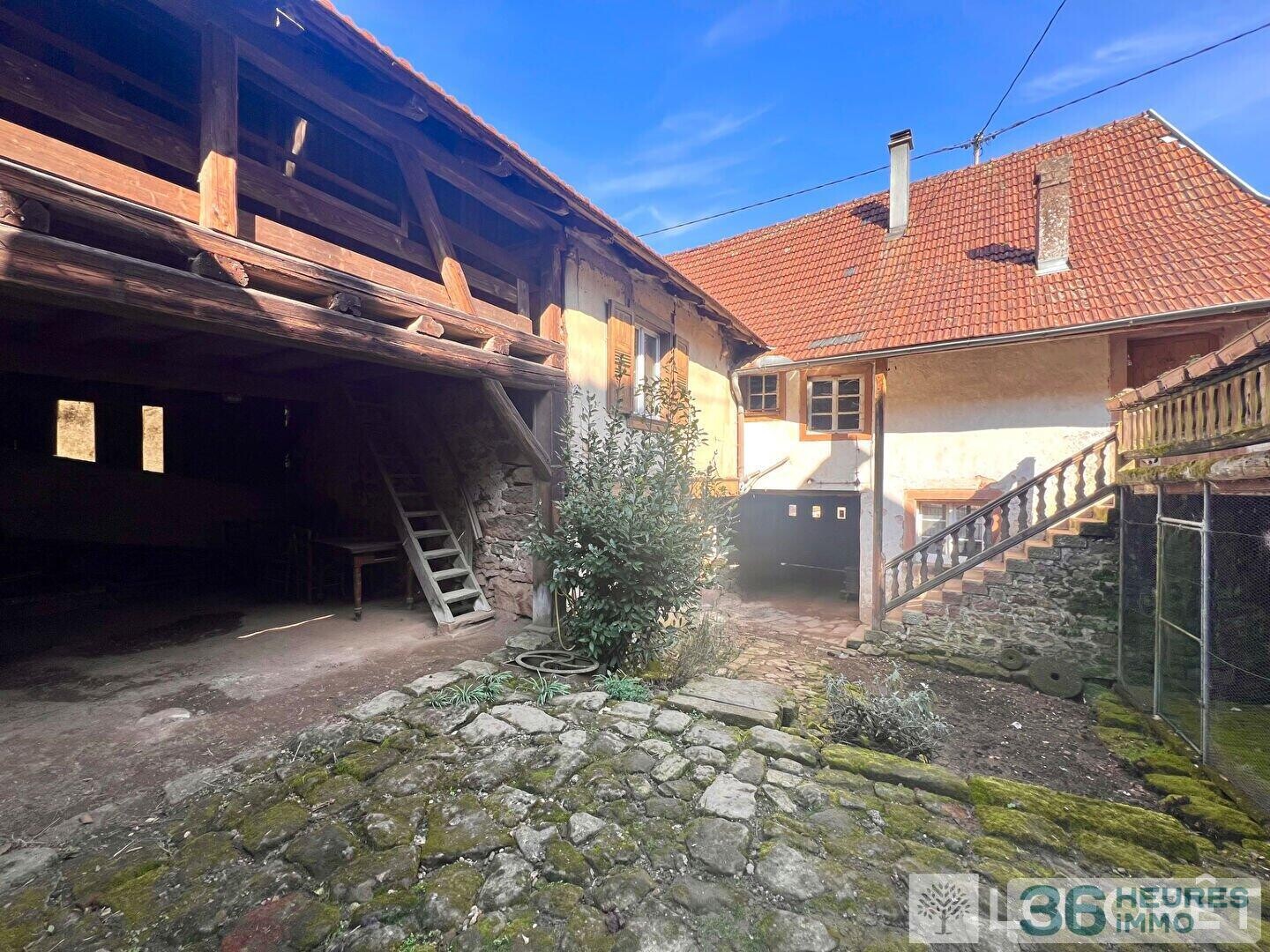 Maison de ville à grand potentiel - Grange et Jardin