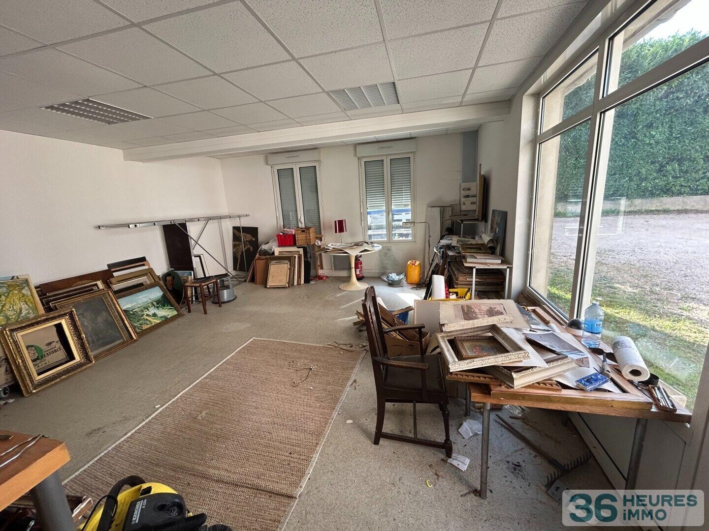 Appartement avec terrain et stationnement privatif.