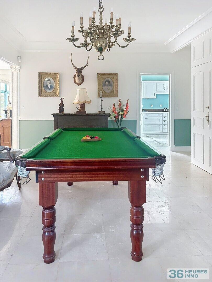 Grande maison familiale de 328m2 avec piscine au calme à 10 minutes de Nantes 