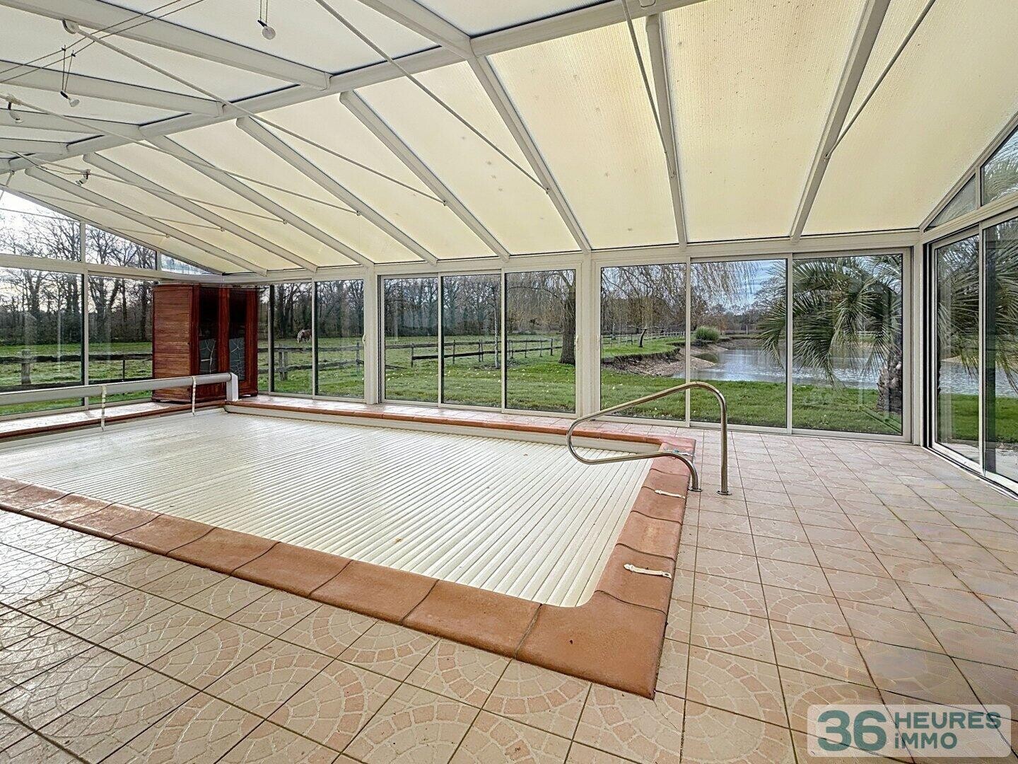 Grande maison familiale de 328m2 avec piscine au calme à 10 minutes de Nantes 