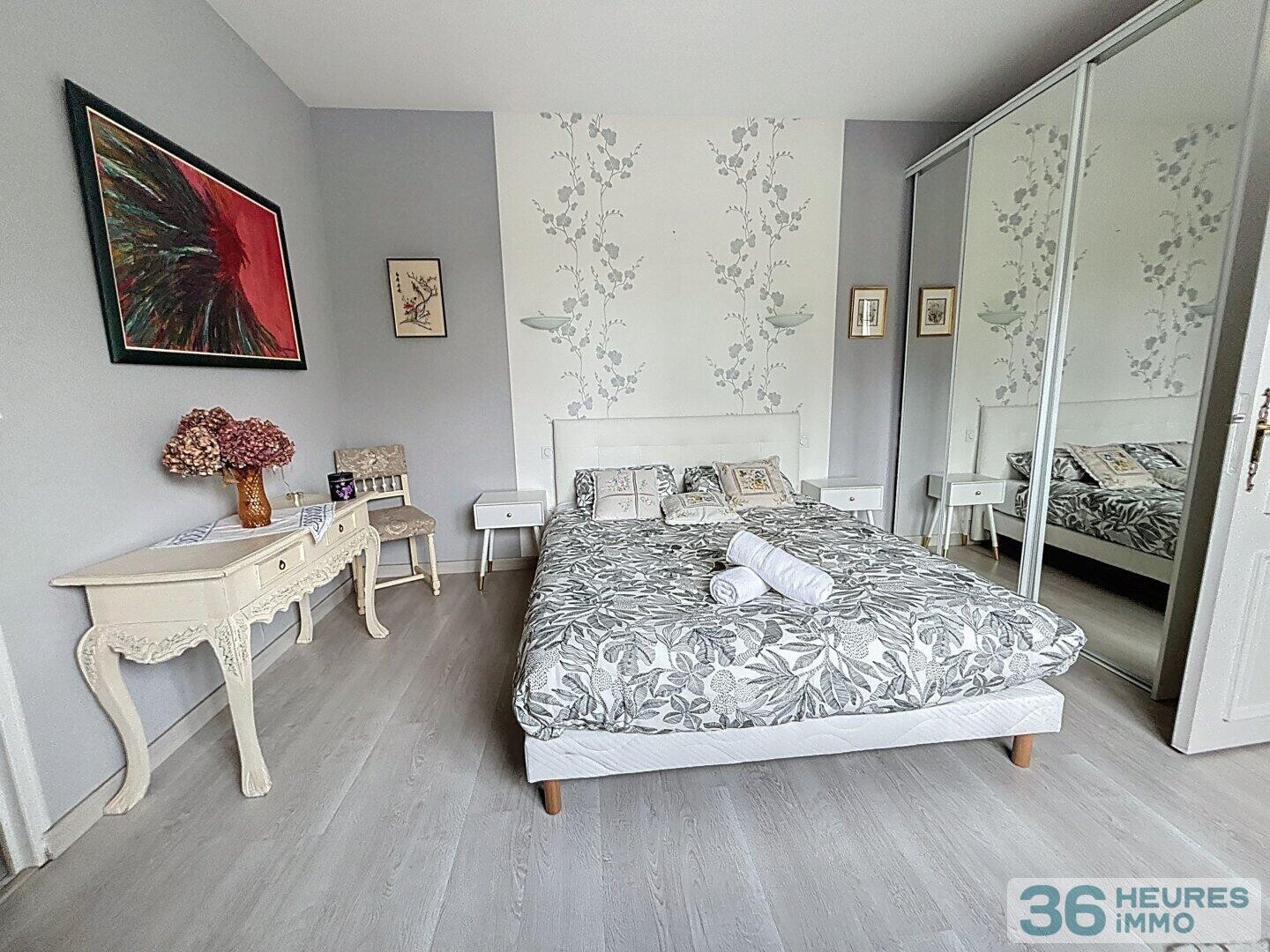 Grande maison familiale de 328m2 avec piscine au calme à 10 minutes de Nantes 