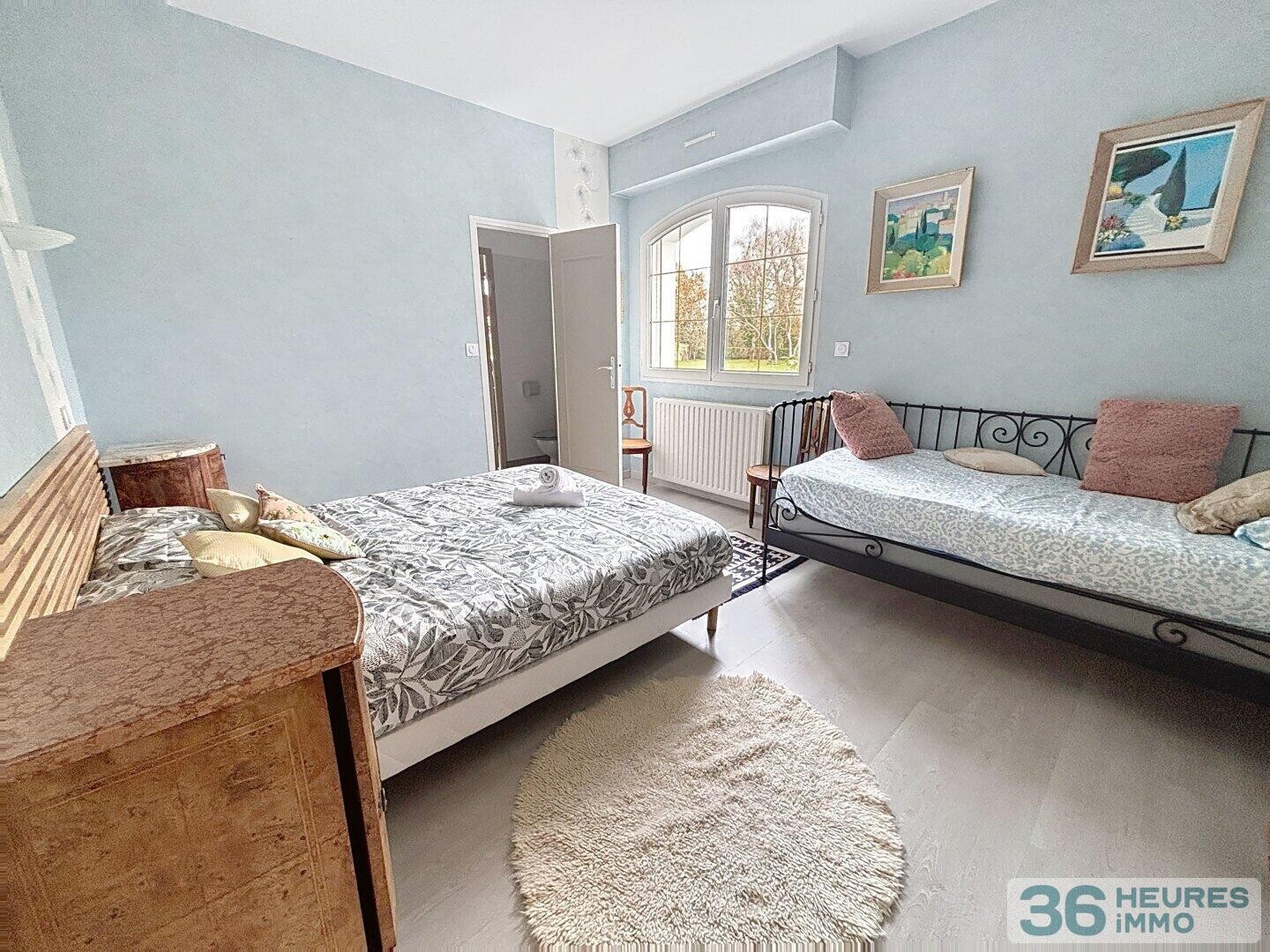 Grande maison familiale de 328m2 avec piscine au calme à 10 minutes de Nantes 