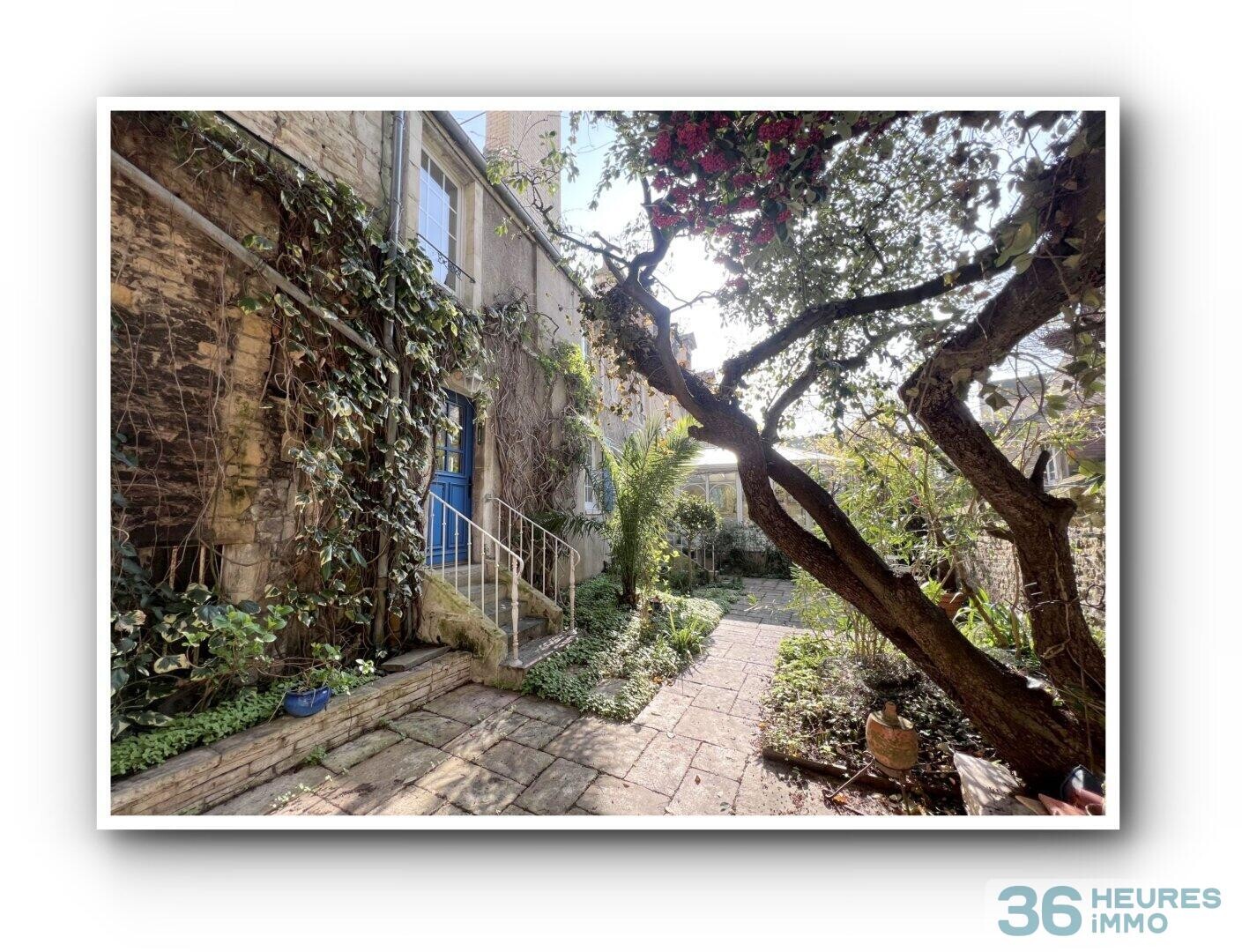 RARE -Maison Place St-Sauveur- 4 chambres-sous/sol-jardin et grand garage de 40 m²